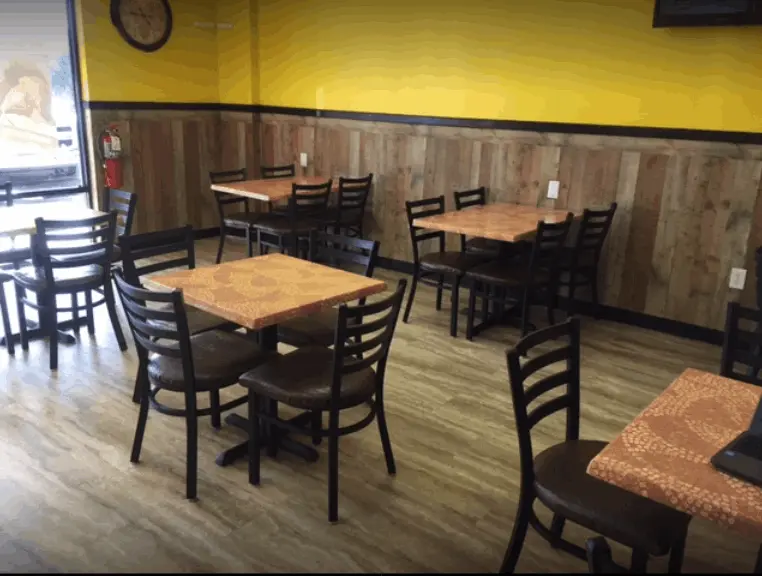 Jamaica Bites dinning room